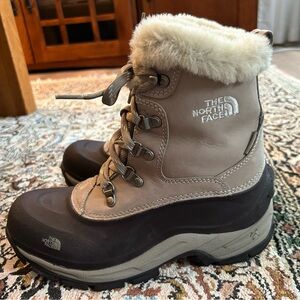 The NorthFace Chilkat 400, size 8.5